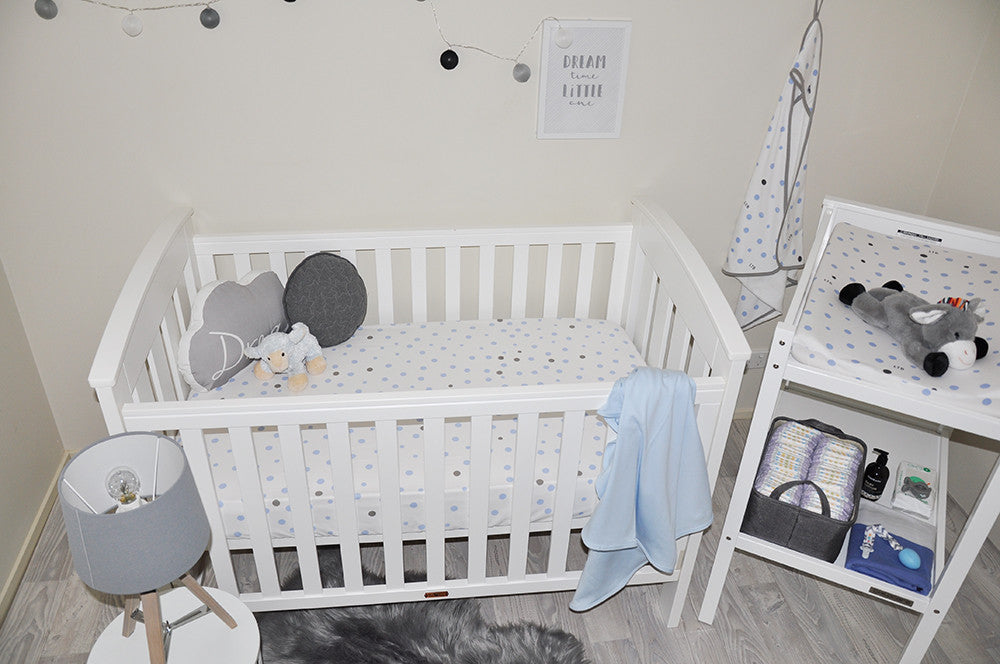 Little Turtle Baby Change Mat Covers add that finishing touch to your baby's nursery.  This size of fitted sheet - 80x50x12cm - is not only perfect for covering your changing pad, but also fits many of the smaller sized bassinets, 100% Jersey Cotton